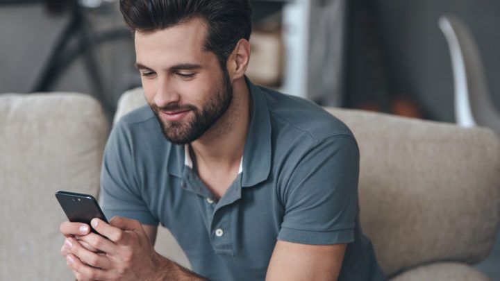 Warum hören Männer auf, SMS zu schreiben, und fangen dann wieder von vorne an? 19 Gründe
