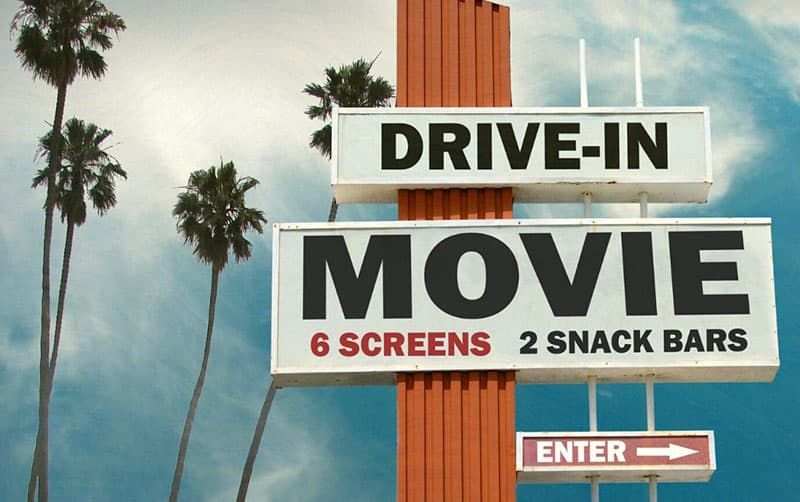 Drive-in-Film- und Snackbar-Schild